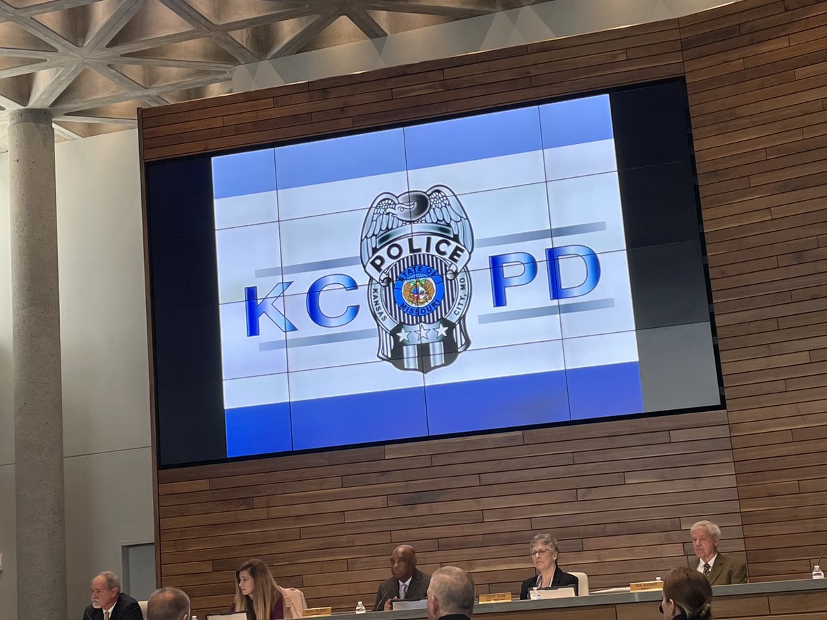 msanchezcolumn's tweet image. At Chief #RickSmith final board of police 👮🏽‍♀️ commissioner’s meeting; #Northland City Councilmember ⁦@DanFowlerKCMO⁩ makes a case for more officers for 2nd District #Kansascity
