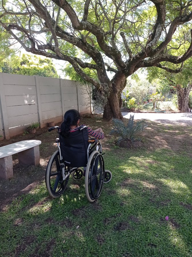 Nisha360's tweet photo. Me to the house: We can't ignore homeless people and say we are Christian, what kind of Christians are those
By the time I started the third time somebody was up to help
I think God made me disabled so others could be better people too on their most tired days
#GodHadAPlan https://t.co/APhBsJYLyx