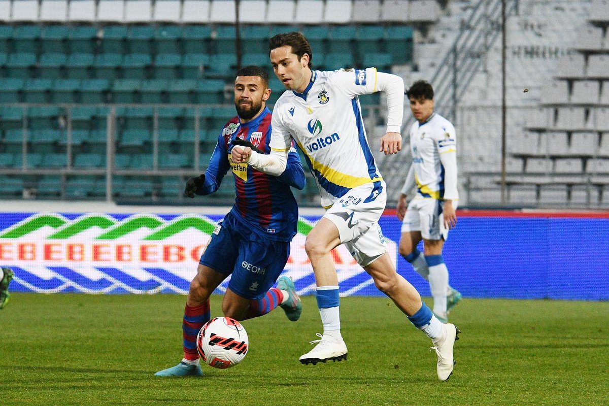 juanfroca's tweet photo. Muchas felicidades a un grande como el murciano @Adrianrierat, grandísimo y habilidoso futbolista, y mejor persona que está muy lejos de su casa. Feliz cumpleaños ⚽️🎂2⃣6⃣🎂⚽️amigo. 
🎁🎁🎁🎊🎊🎉🎉🦅🦅 https://t.co/HCLtBExpL9