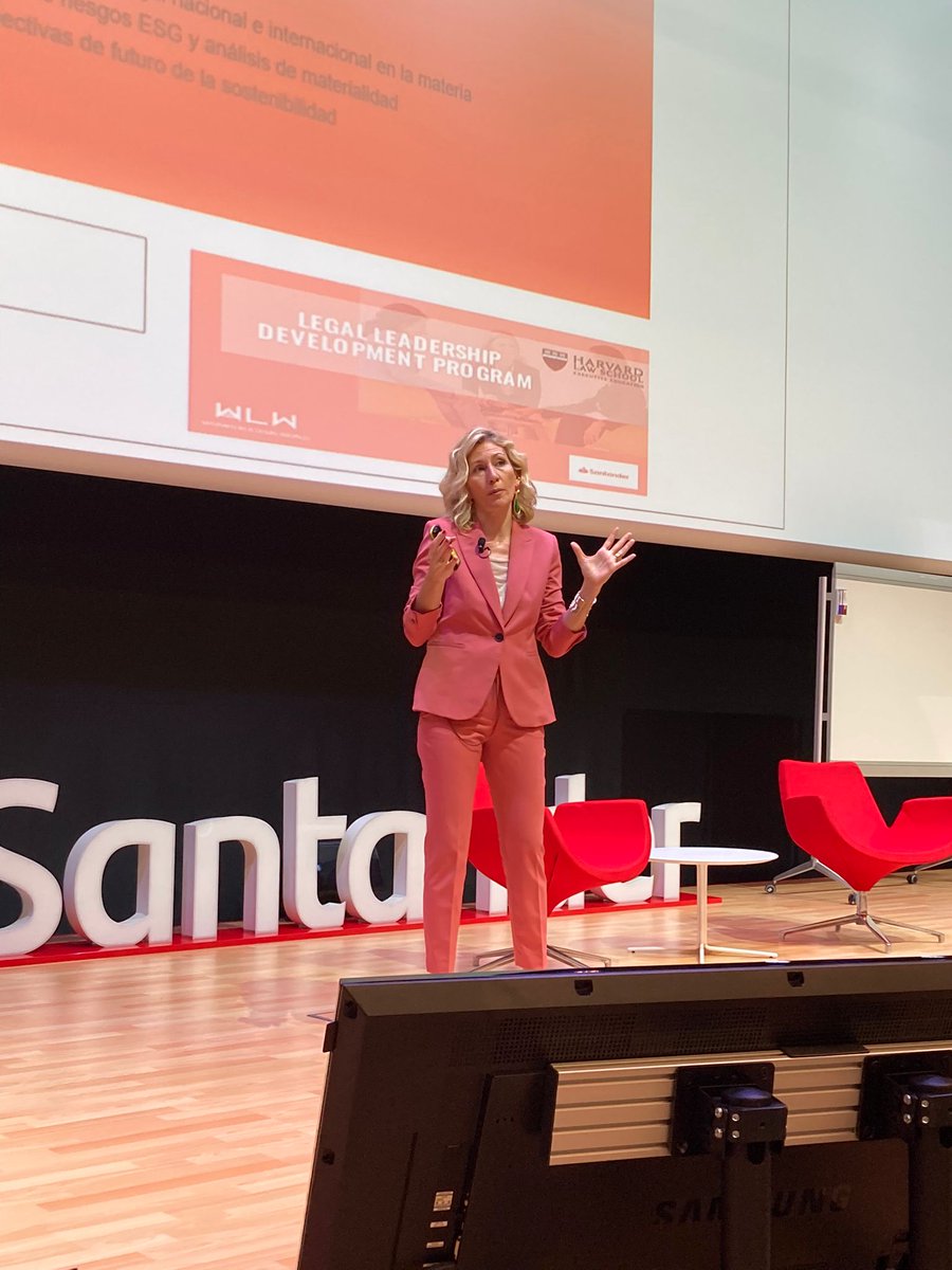 WomenLegalW's tweet photo. 📚 II Día del "Legal Leadership Development Program" de @WomenLegalW en colaboración con Harvard Law School y el @bancosantander
Programa: Sostenibilidad- Social / Gobernanza https://t.co/LhqcPebsyt