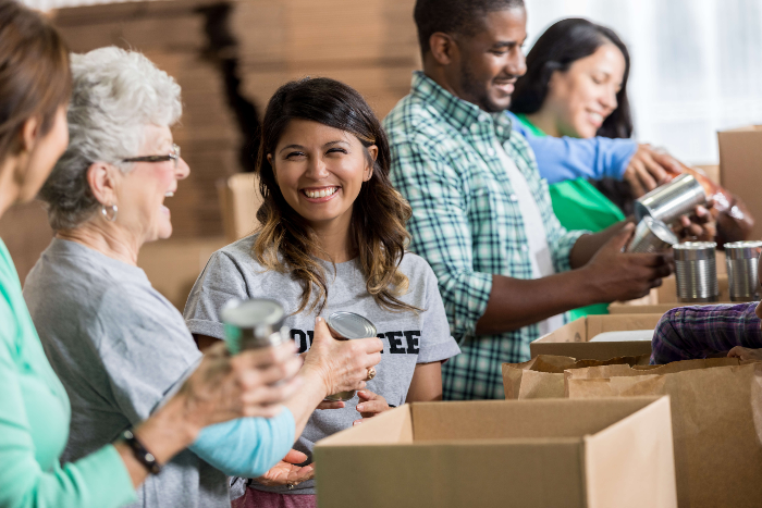 SunriseSrLiving's tweet photo. Happy #NationalVolunteerWeek! In our latest post for the #SunriseBlog, we share some of benefits our residents have found from #volunteering as well as tips for senior looking to #volunteer themselves
https://t.co/e70X8hgK9k https://t.co/8ejBqndhhN