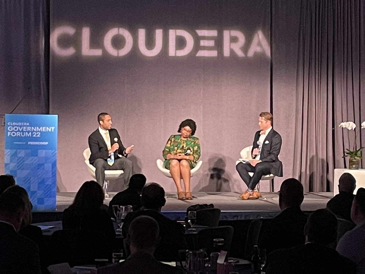 BigDataDario's tweet image. Great panel discussion with Pamela Isom, Matthew Penn and @TheBigDataHead on #AIpoweredequity at #clouderagovforum

#people #process #technology @ENERGY @ClouderaGov  @nvidia