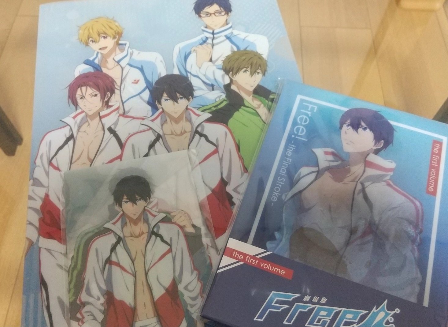 あらな Free フラゲ 特典の舞台挨拶しか見れてないけどマジで好き 本編は公開前日 21日に見ます 22日の当日に備えて準備万端 劇場版free Fs Free Final期待 感想cp フラゲ 前編 アニメイト特典 島崎信長 七瀬遙 宮野真守 松岡凛