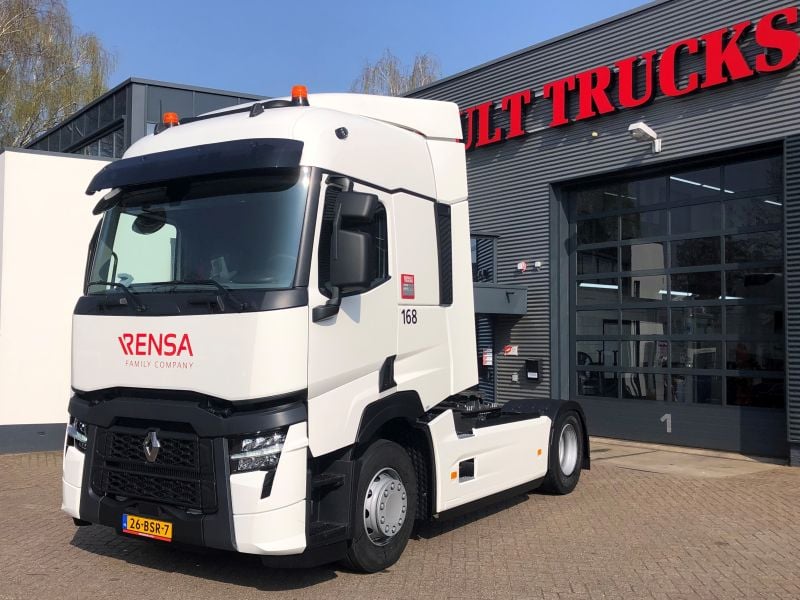 Eind maart heeft Renault Trucks-dealer @Paashuis Bedrijfswagens BV een Renault Trucks T Sleeper Cab EVO 430 pk 4x2 trekker afgeleverd aan Rensa B.V. 
#renaulttrucks #renaulttrucksnl #paashuis #tevo #rensa