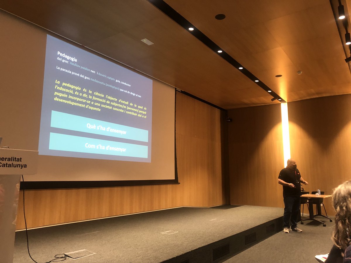 rarcas's tweet photo. Avui amb el Dr. @svicianac participant al Projecte Multiplica una sessió sobre Educació del Consum i #escolaconsumcat @consumcat https://t.co/IjmVAfzKts