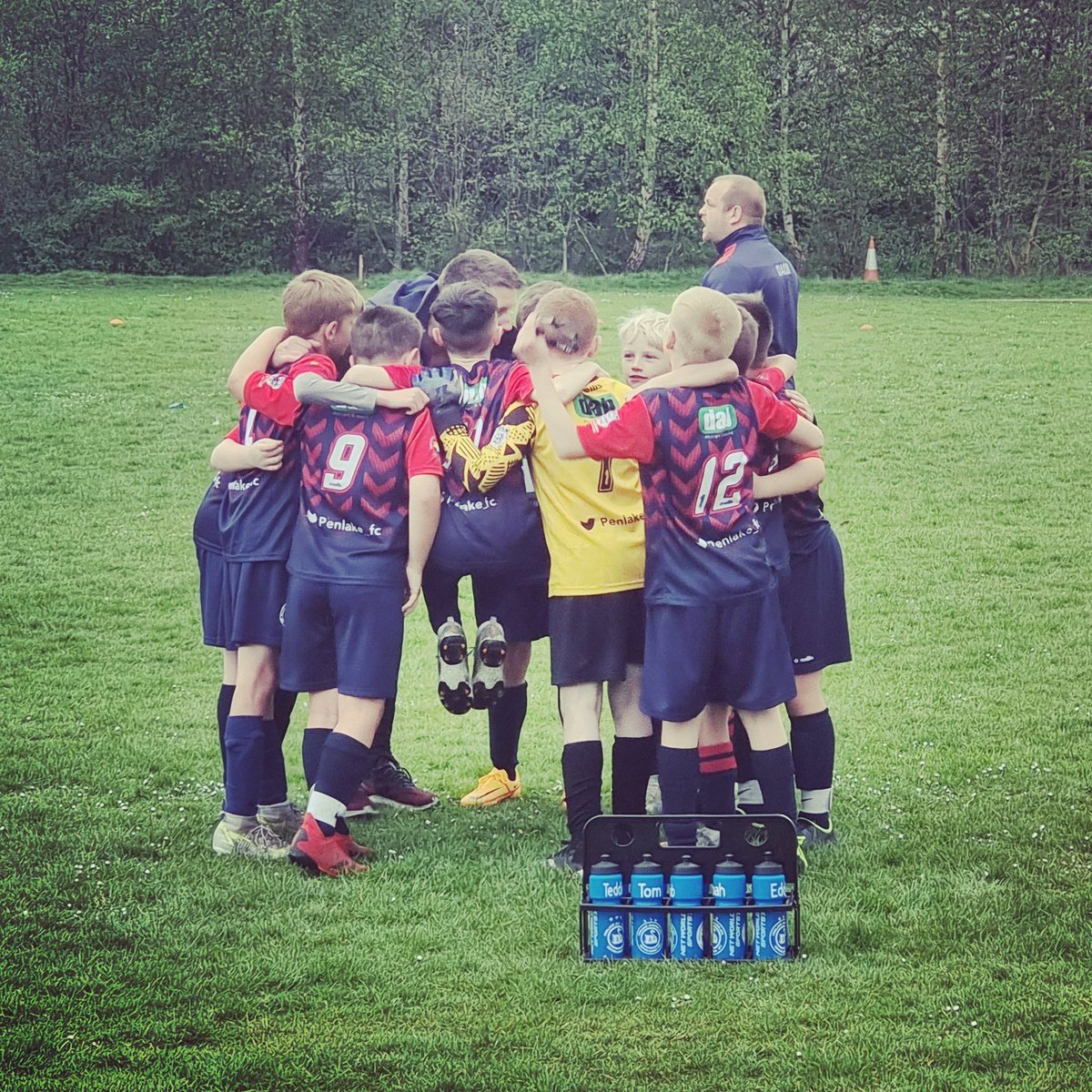 Got to love a midweek @PenlakeCelU10s football game. They did so well against a top division team! Well done boys. 💙⚽️