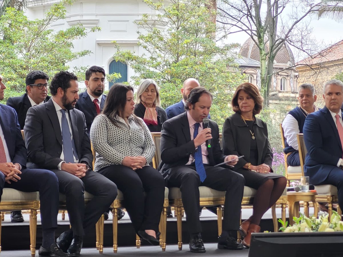 MigracionCol's tweet photo. Nuestro director @JuanFEspinosaP estuvo en el lanzamiento del #ProyectoIntegra de @USAID_Colombia, el cual busca contribuir a que Colombia cuente con una política pública migratoria, que permita una integración sostenible y refleje oportunidades para la población migrante. https://t.co/0jMxklTiMd