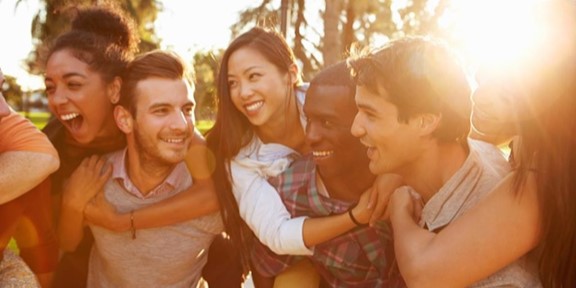 exxodus4play's tweet photo. It's National Hang Out Day 
... Leave the clothes on the line and while the sun is out sit with friends and enjoy each others company!! https://t.co/G8RPHUSD8w