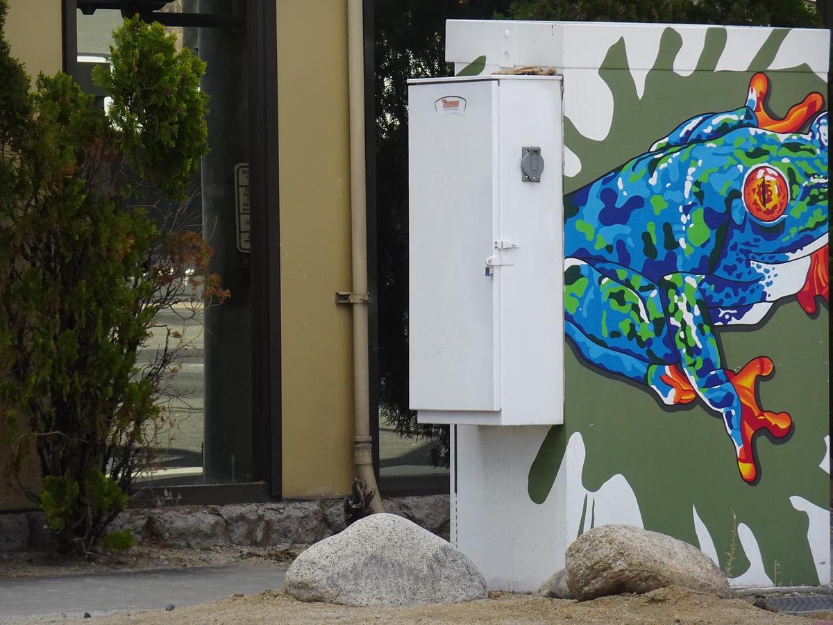 OurTownReno's tweet photo. Howl make music and splat, a few boxes we’ve noticed on our commute as part of this #Reno pay to paint program. Our art critic @ChuckyyTweets is compiling a list of hits and misses of these including a controversial one so stay tuned https://t.co/U18vhg0pR1