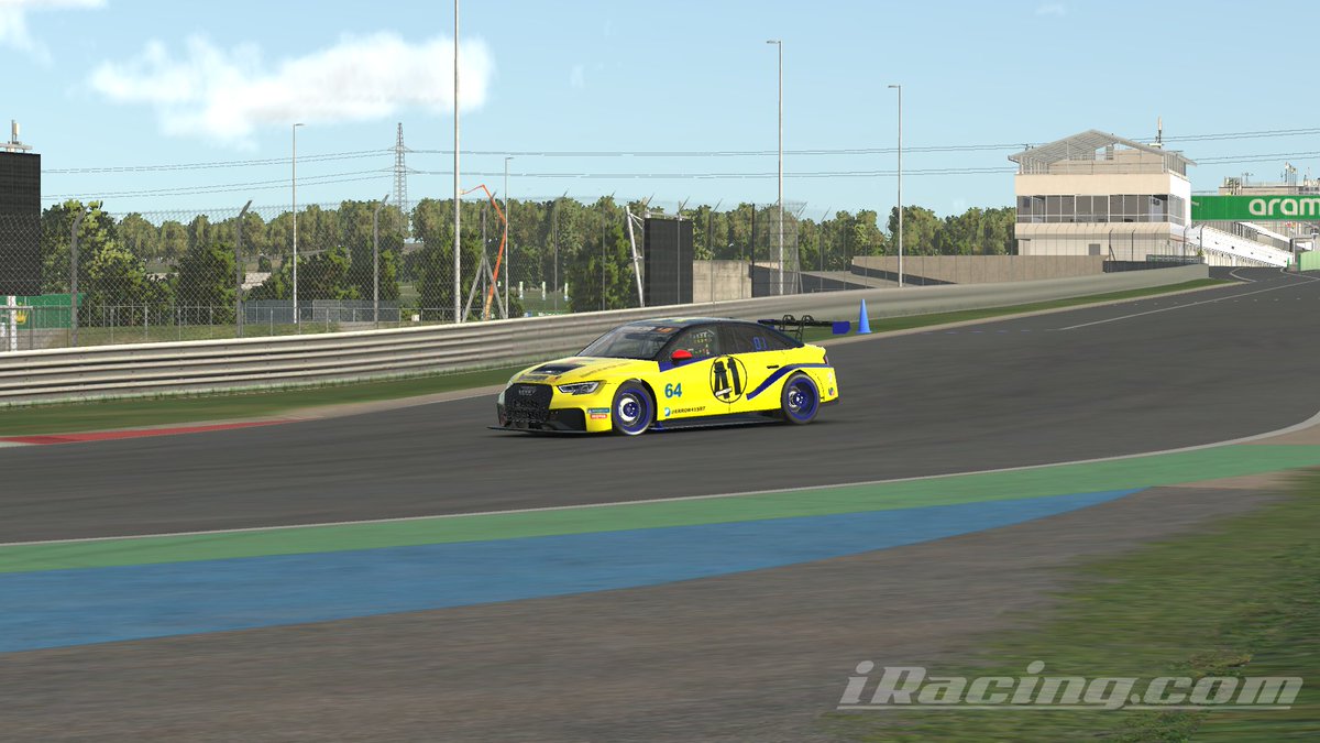 Esta noche <a href="/JaviMosk/">JaviMosk</a> estará participando en la penúltima competición en Hungaroring del campeonato TCSeries  Next de <a href="/Apex__Hunters/">APEX HUNTERS</a> .