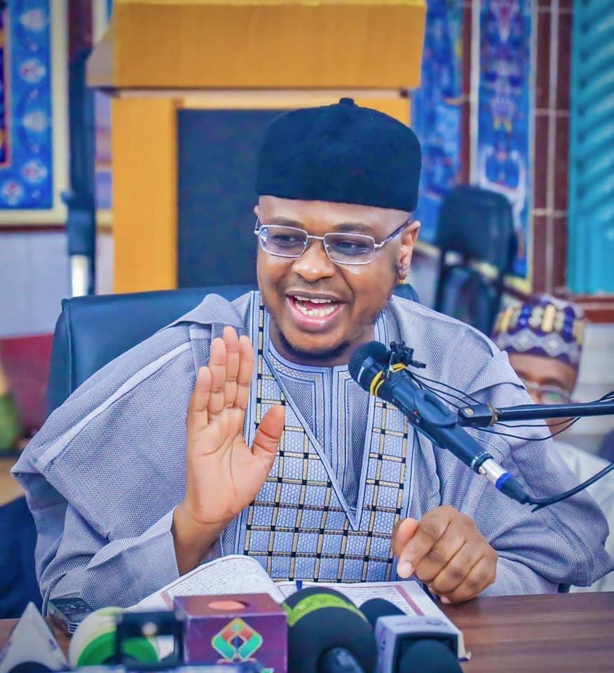 Abdallahmisilli's tweet photo. Assalamualaikum WarahmatulLah

A lot of people are so desperate to know the secret behind Prof. Isa Ali Pantami's excellent memory. In Sha Allah today I will tell you in detail.

I was privileged to have a conversation with @DrIsaPantami, at around 2:00 am, in Abuja...

#Thread https://t.co/pZWbR1zgXZ