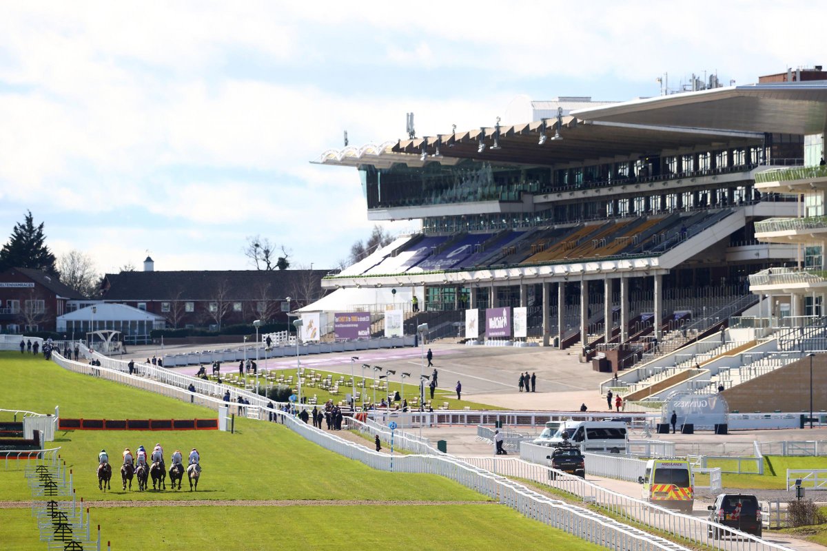 kevinblake2011's tweet photo. This week’s column: When did National Hunt racing take such a turn for the worse? RTs appreciated. https://t.co/CXLMszK0hB https://t.co/panqk4pVNC