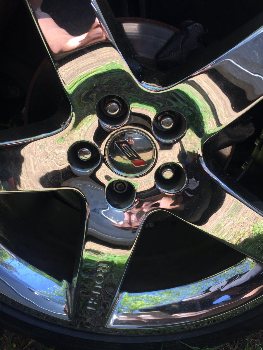 opencfawd's tweet photo. So @somesaadahmed y’all just gone take my lugs off and not tell me you lost or stole them??? Where are my Chrome lug nuts 😡 Just terrible!!!
#mavisdiscounttire #tires #lugnuts #notmines https://t.co/b7zUeGbOuU
