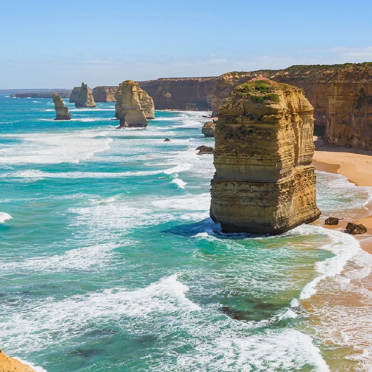 Australia's tweet photo. For epic scenery, @VstGreatOceanRd always delivers! 💙

IG/jdubyah_ captured this stunning vista when visiting #Victoria's iconic rock formations on the #GreatOceanRoad, one of Australia's most scenic coastal drives.

#seeaustralia #visitvictoria #holidayherethisyear https://t.co/ERsKfB1xMW