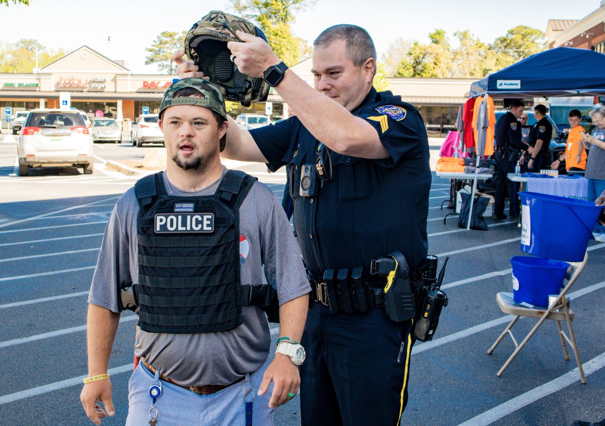 COAPublicSafety's tweet photo. Weโd like to extend a huge THANK YOU to everyone who supported Cops on Top! Together, we were able to exceed our combined goal of $15,000 for Lee County Special Olympics ๐
@OpelikaPD @LeeCoSheriffAL
#CopsOnTop #LeeCountySpecialOlympics #AuburnPublicSafety #AuburnServes https://t.co/vjWff4mBkd