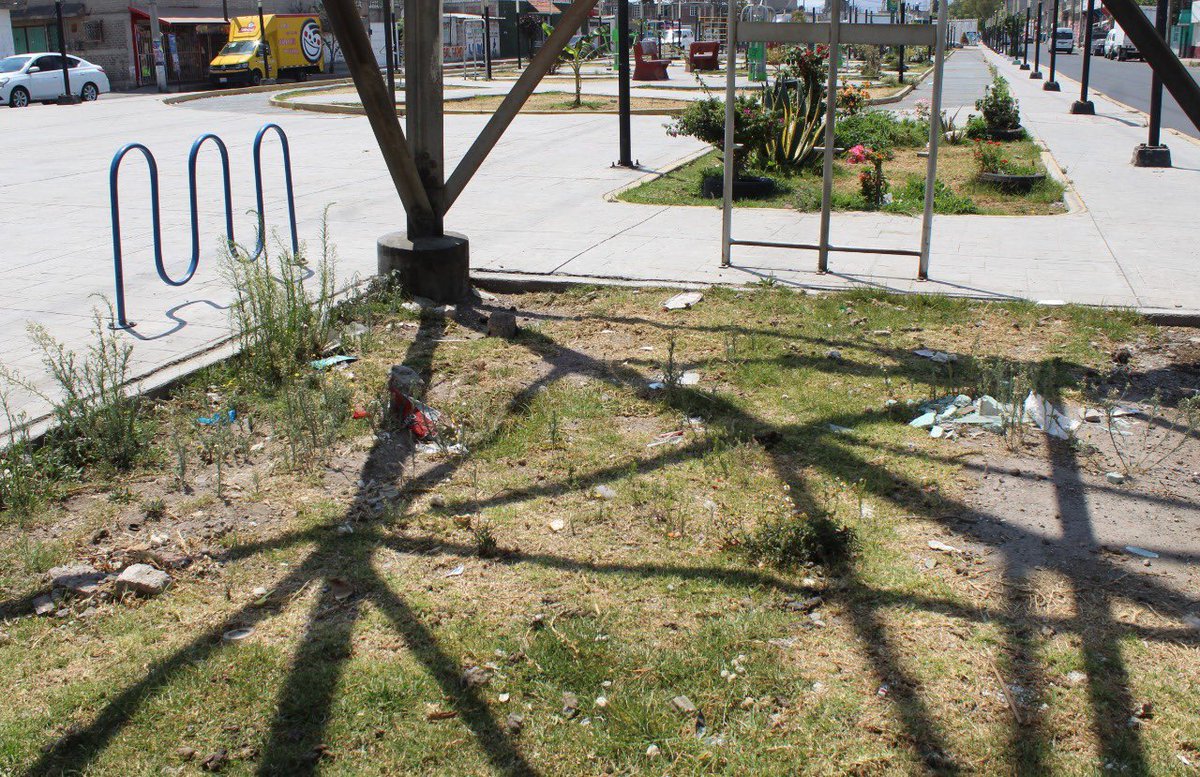 MiguelPatPrado's tweet photo. #MorenaFracasaEnChimal | A 100 días de gobierno en Chimalhuacán, Morena ha demostrado la ineficiencia de la 4T. El gobierno de Xóchitl Flores solo ha causado inseguridad y carencia en la población. https://t.co/yEUtR9Qc7V