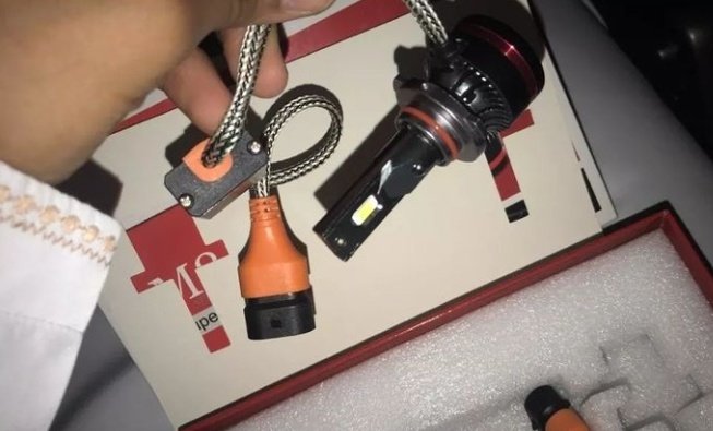 مسابقة والفائزين 3 حسابات لكل فائز رصيد ب5ريال ..
الشروط : 
ريتويت + منشن3 حسابات ..
إعلان/هل ترغب إنارة إل إي دي 900واط لسيارتك ؟ 
ميزاتها .. 👇🏻👇🏻
1. غير مؤذية للعين 
2. إضاءتها مركزة وواضحة جدًا  
725 متر والأمام 225 متر ..
يتبع.............