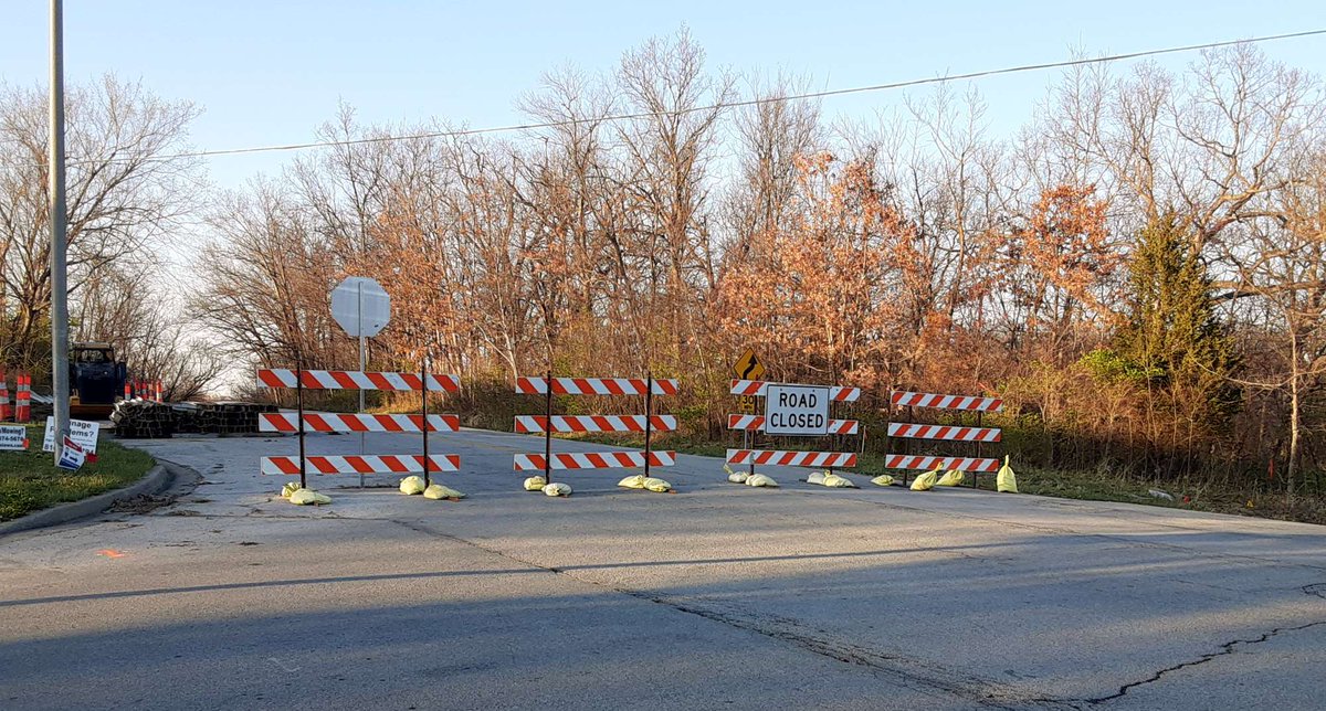 KCNorthlander's tweet image. Traffic Report - road closed 112th-114th and N Stark. Said to be closed for 5 months!
