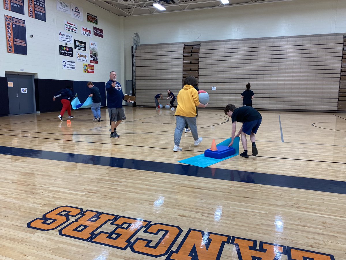MrsKBaldwin's tweet photo. 10th grade field day(s) in full swing! 💙🧡 #lancernation #L4L #oneccps #FieldDay #heathandpe @CCPSHPE @MHS_HPE_DE @APHicksMCHS @CCbluedevil @ccpsinfo https://t.co/G9MfHORk0P