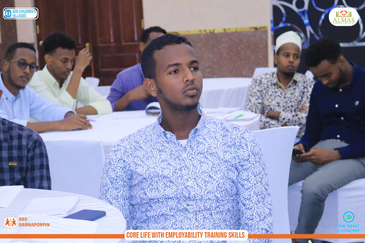 AlmasTraining's tweet photo. We are very pleased to launch the 3rd week of training for Group 4 Phase II. The training was conducted and implemented with the support of the Next Economy project and SOS Children's Villages Somalia which aims to provide basic life and employment skills to young people. https://t.co/uhvLdJzfVo