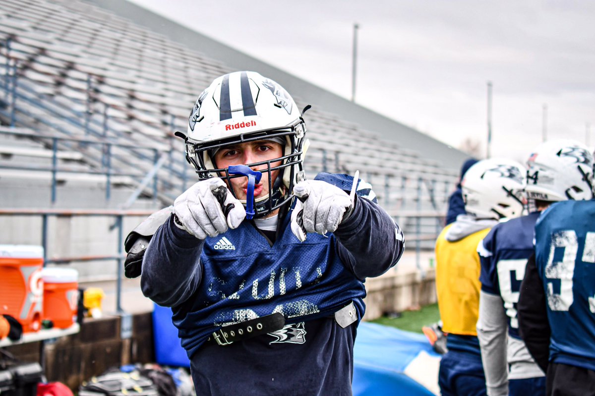 UWStoutFootball's tweet photo. DAY 8! 

1%

#BleedBlue | 🔵⚪️ | T.P.C https://t.co/WtwQBKufj5