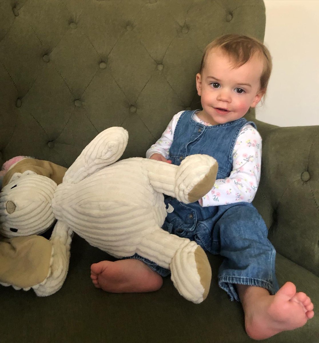 TactQueen's tweet image. Cuteness overload 🐇♥️🐰♥️🐣♥️ #AuntLife