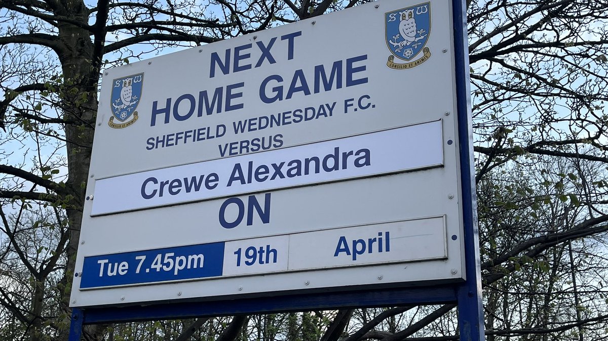 dstevens's tweet photo. This is a magnificent night in #Sheffield at a proper football stadium in #Hillsborough, watching @swfc vs @crewealexfc in @SkyBetLeagueOne. Superb atmosphere. #SheffieldWednesday #SHWCRE #CreweAlex https://t.co/bU2eVEnxPN