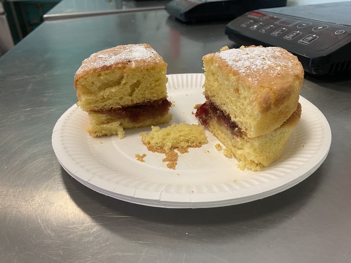 CmaFood's tweet photo. Straight back to it today with Year 8️⃣ who have been making Victoria sponge cakes with Miss Bennett 🍰 

@CedarMountHigh #FoodTechnology https://t.co/zm6gP9zIKJ