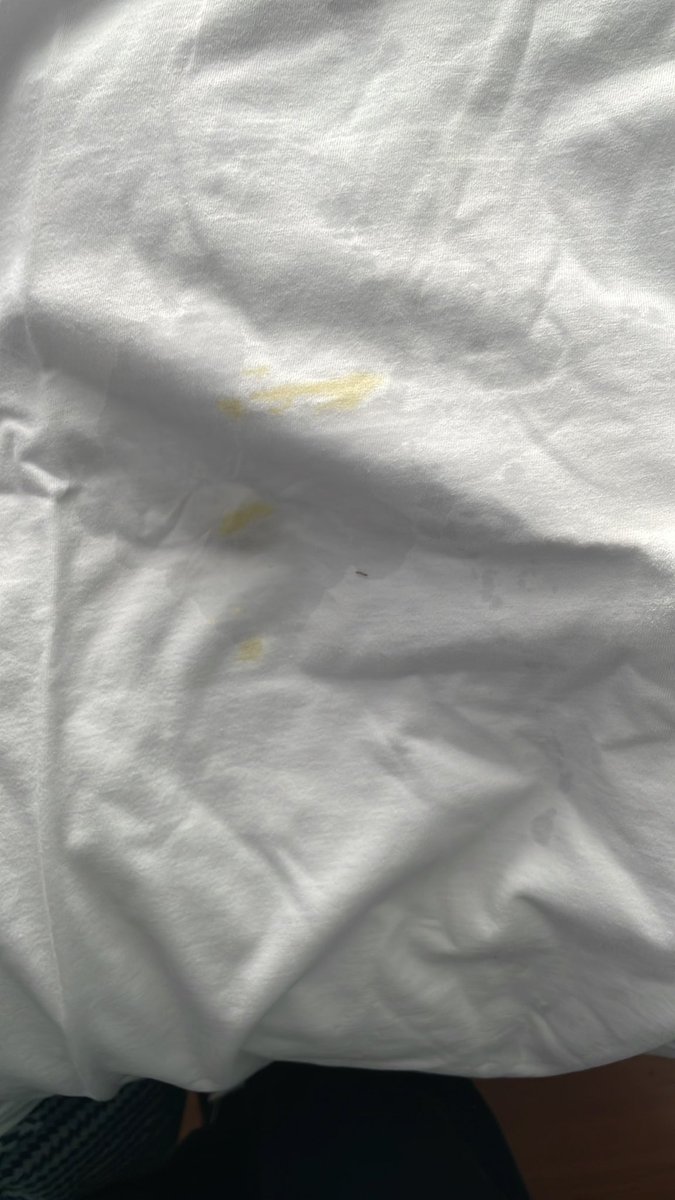 dalonsocb's tweet photo. @SERNAC @tiendas_paris compre este peoducto y me llego recién! Venia todo manchado y sucio además de venir sin la etiqueta😡 exijo una solución https://t.co/RwKiiyzJFP