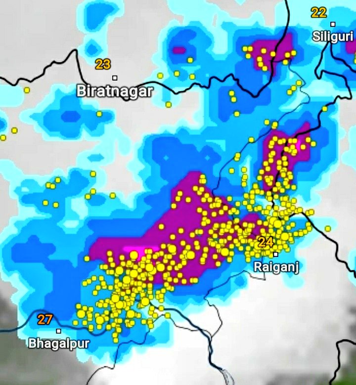 CycloneAnalyser's tweet photo. #Nowcast ⚠️
As #forcasted the #Thundersquall now struck #NorthBengal,due to it places like #Katihar,#Araria experienced gust upto 50-55 kph with peaking gust near #GarhBanaili,#Purnia reaching upto 70 kph,the storm expected to move over #Rajsahi,#Bangladesh by morning ⚠️ https://t.co/CdyvuqHYcn