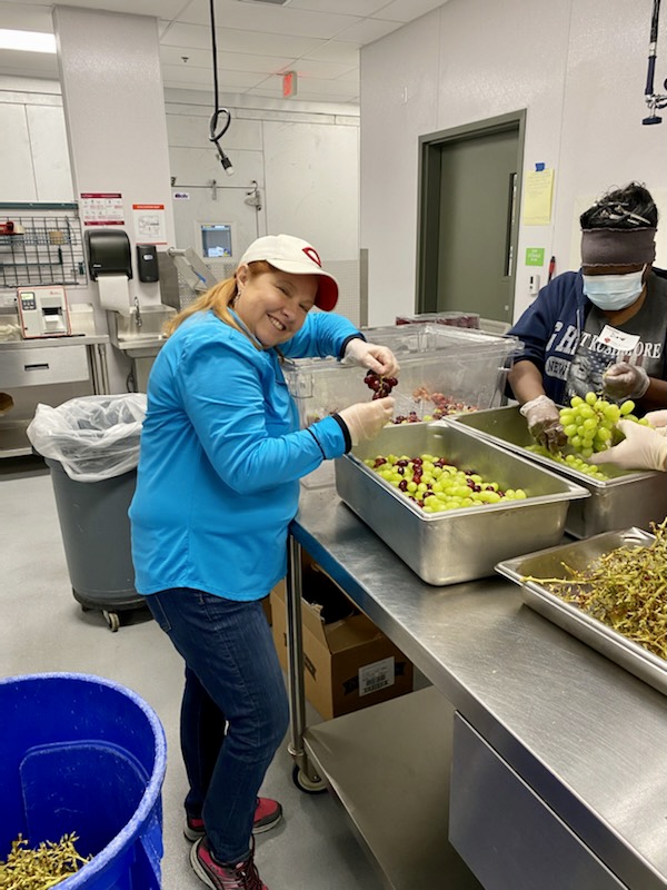 AshleyRountree's tweet photo. In support of @GiveADayLou we had the chance to prep meals for delivery with our client partner @daretocarefb at their Community Kitchen in West Louisville. Thanks for hosting us today, friends! #MGAD2022 #kynonprofits #givingback #volunteering https://t.co/efTAJTrYUp