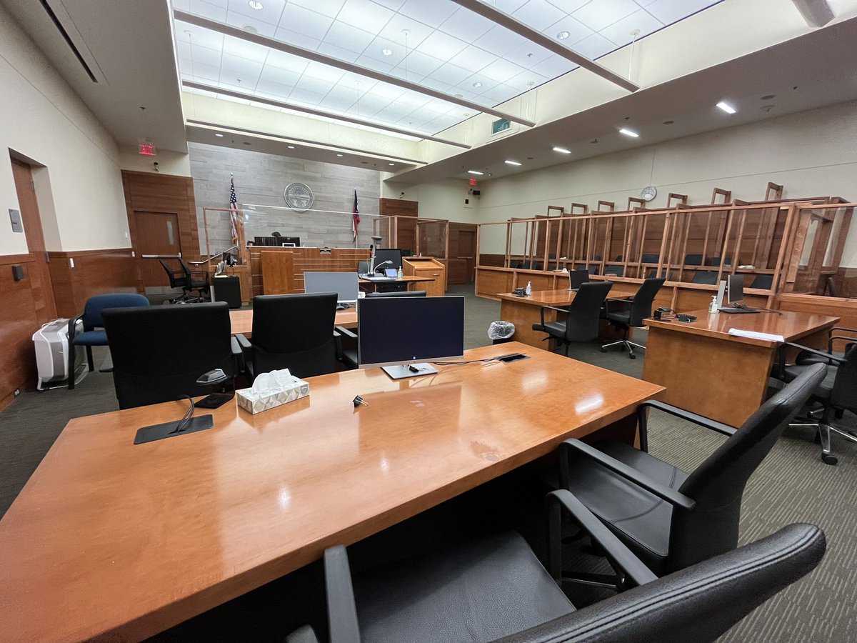 hnelsontv's tweet photo. Jurors have left for the day in the William #Husel trial. They will return Wednesday at 9 a.m. to continue deliberations. They got the case one week ago today. https://t.co/lowysaNcfb