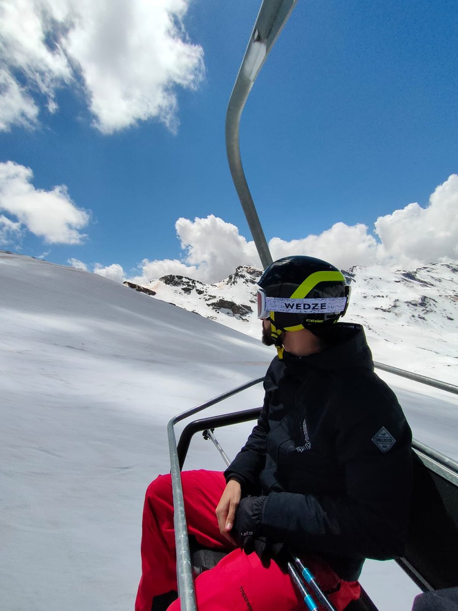 DaleXXXV's tweet photo. #SierraNevada ⛷ ☀️ 😎 https://t.co/ygkdX4W8nK