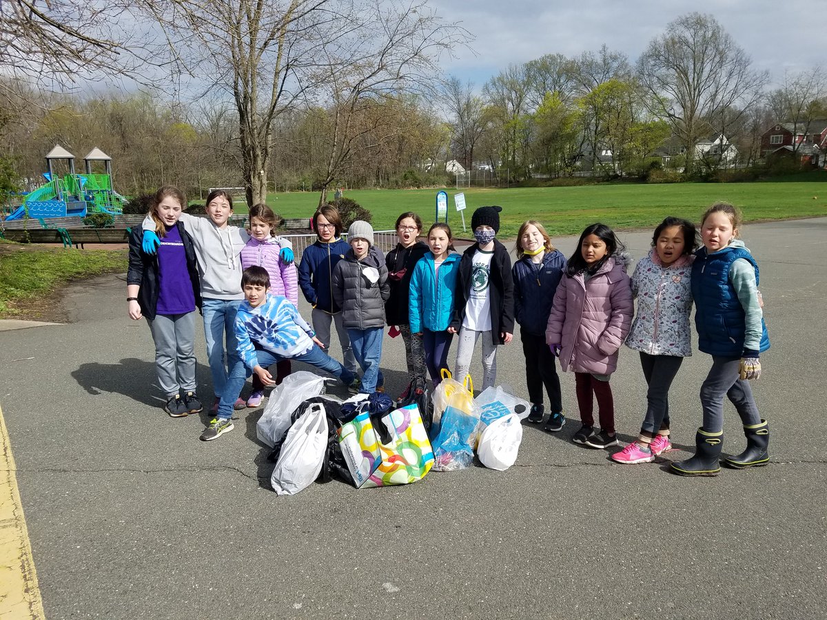 KimKampe's tweet photo. Great start to #hvgreenweek cleaning up the grounds @TollGateGrammar with our Green Team!  @MuzySTEM https://t.co/PwmqfMJMnI