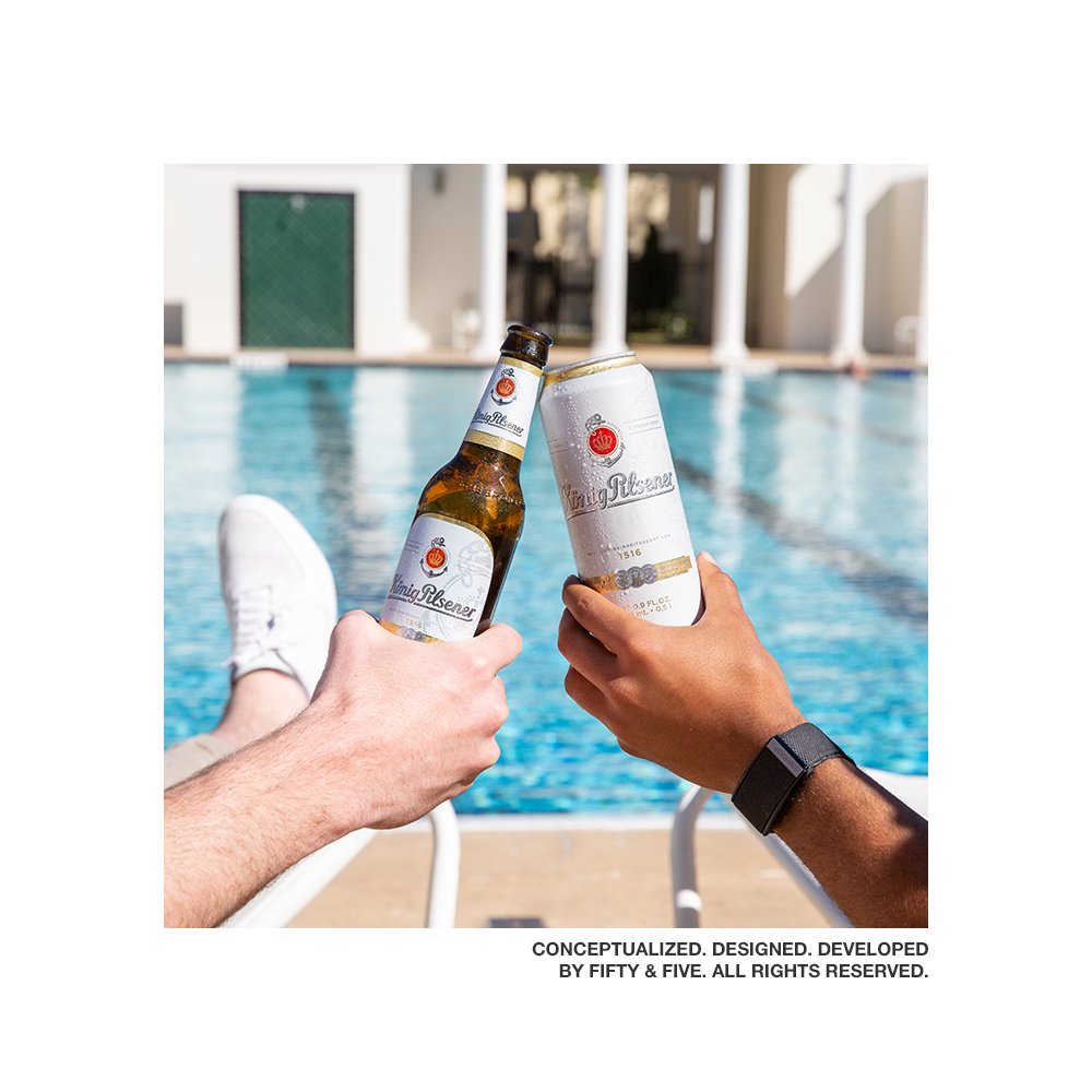 FiftyandFive's tweet photo. chillin' out. maxin'. relaxin' all cool. 😎⛱🍻 https://t.co/3spOGcRelX