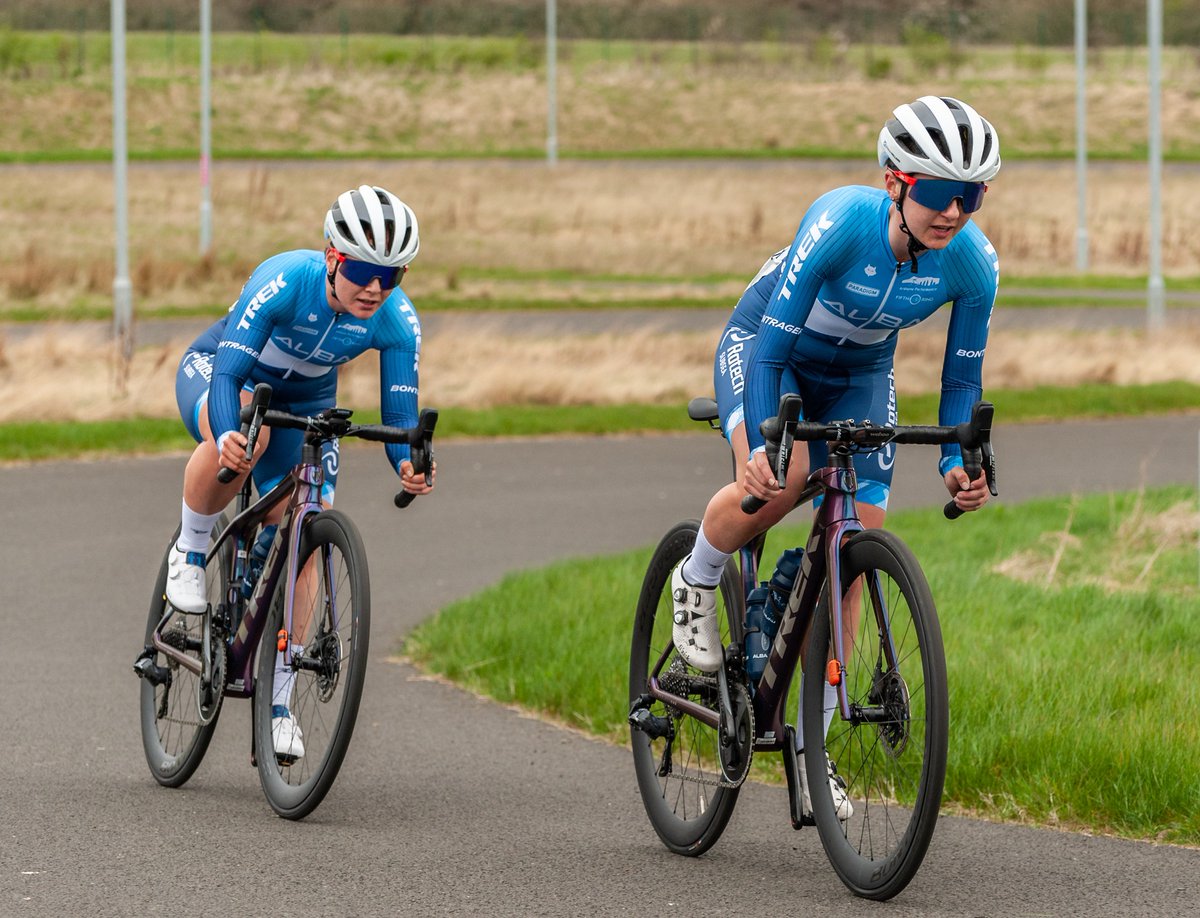 johnclarkskoda's tweet photo. @AlbaRoadTeam 🚲 Winning not one but two medals at the @ScotStuSport Crit Championships 🎉
Congratulations Beth Mclver 🥇 and Arianne Holland🥈on your incredible results.
#ADRT2022 #femalecycling #cycling https://t.co/xdqnlyLvJo