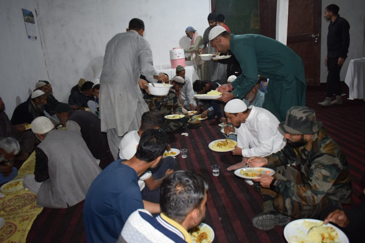 SMARTGU79903563's tweet photo. #Ramzan
#ramzankashmir
#Noor-e-Ramzan https://t.co/Os1d5j9XzP https://t.co/QYQxutz27x