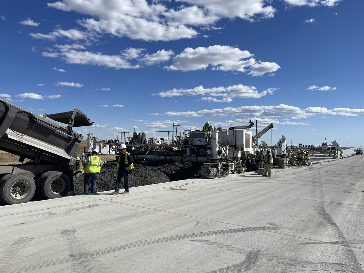 IHCScott's tweet photo. At IHC Scott, we do concrete paving like no one else.
.
.
#IHCScott #PerformanceAsPromised #ColoradoConstruction #CivilEngineering #ClydeCompanies #Concrete #Asphalt #WyomingConstruction #ConcretePaving #Utilities #Drainage #Earthwork #DirtWorld https://t.co/dvTroW9ezZ