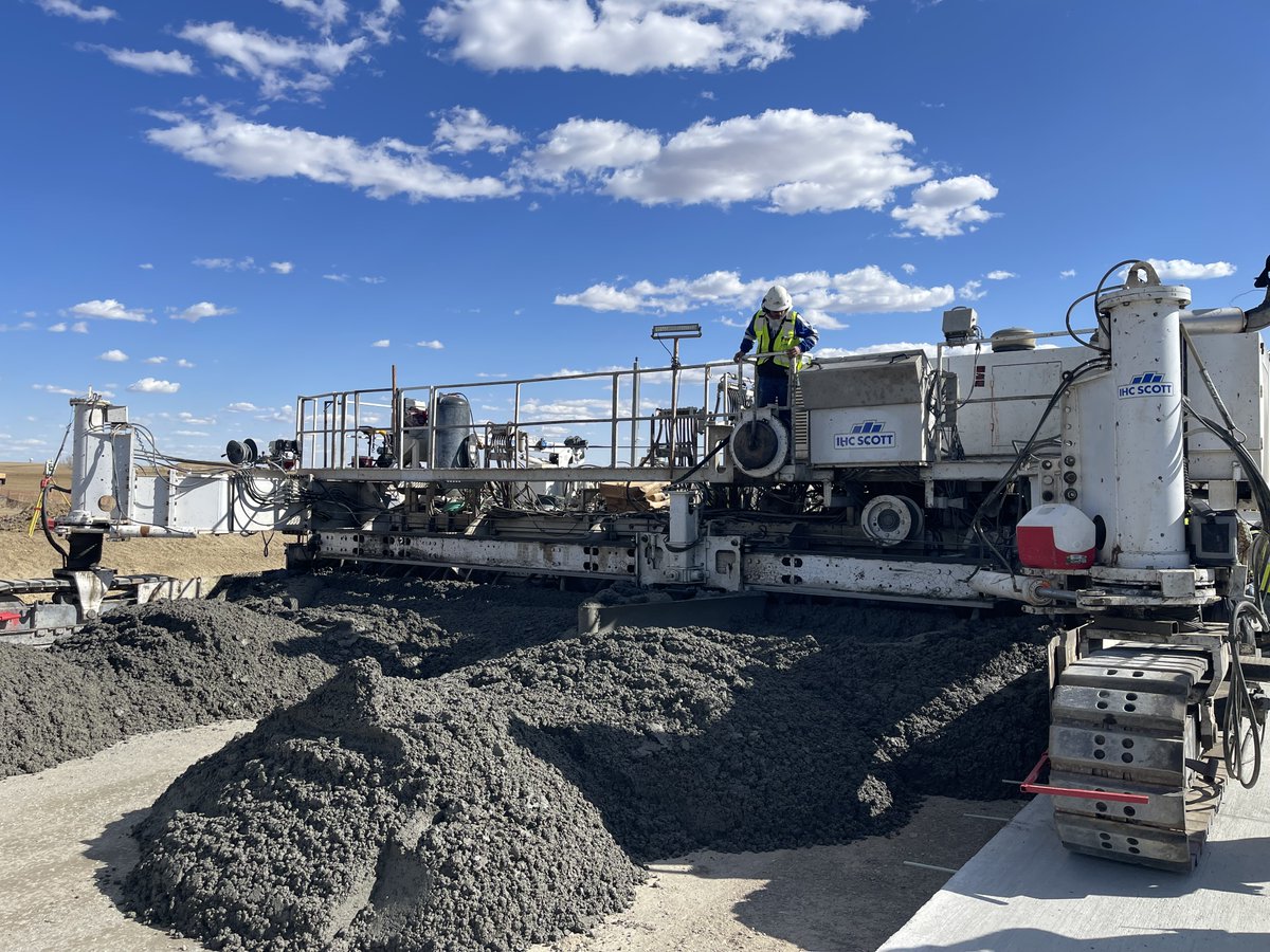 IHCScott's tweet photo. At IHC Scott, we do concrete paving like no one else.
.
.
#IHCScott #PerformanceAsPromised #ColoradoConstruction #CivilEngineering #ClydeCompanies #Concrete #Asphalt #WyomingConstruction #ConcretePaving #Utilities #Drainage #Earthwork #DirtWorld https://t.co/dvTroW9ezZ