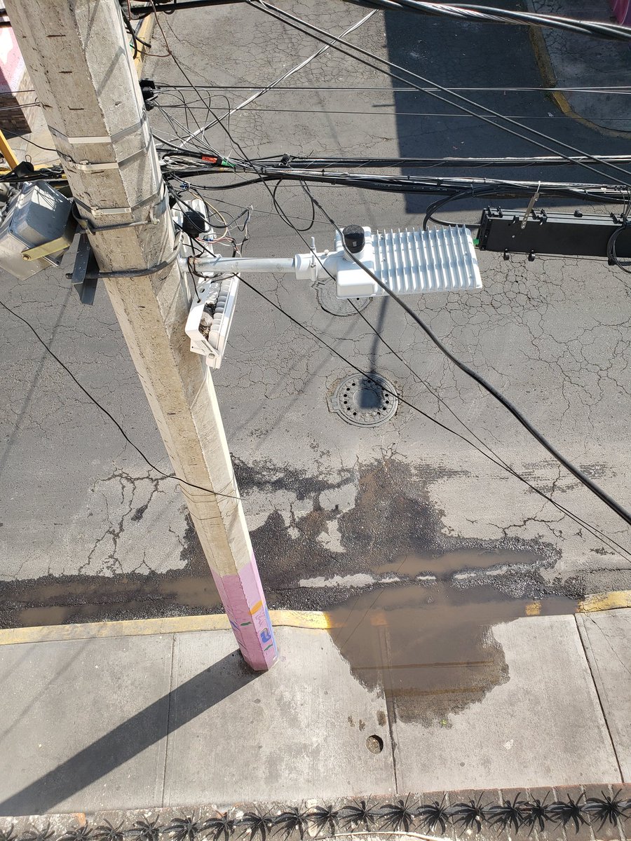 RonsonMass's tweet photo. Para reportar una fuga de drenaje en calle Rio Nilo y Rio Verde, colonia Valle de San Lorenzo, Alcaldía Iztapalapa, C.P. 09970. https://t.co/EAuyeE0a3g