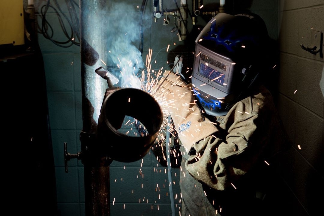IDefySC's tweet photo. The job market for welders is 🔥fire🔥. "...80 percent of manufacturers cannot find enough qualified applicants to fill job openings." Enroll today at @spartanburgcommunitycollege to get qualified! #idefysc #NationalWeldingMonth https://t.co/y2B8NpD7VV