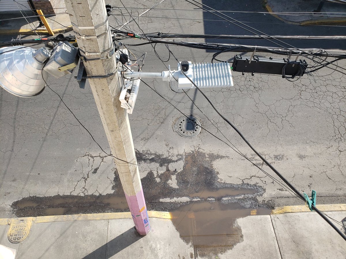 RonsonMass's tweet photo. #Iztapalapa Para reportar una fuga de drenaje en calle Rio Nilo y Rio Verde, Alcaldía Iztapalapa, colonia Valle de San Lorenzo, C.P. 09970. https://t.co/XcODud5S9D