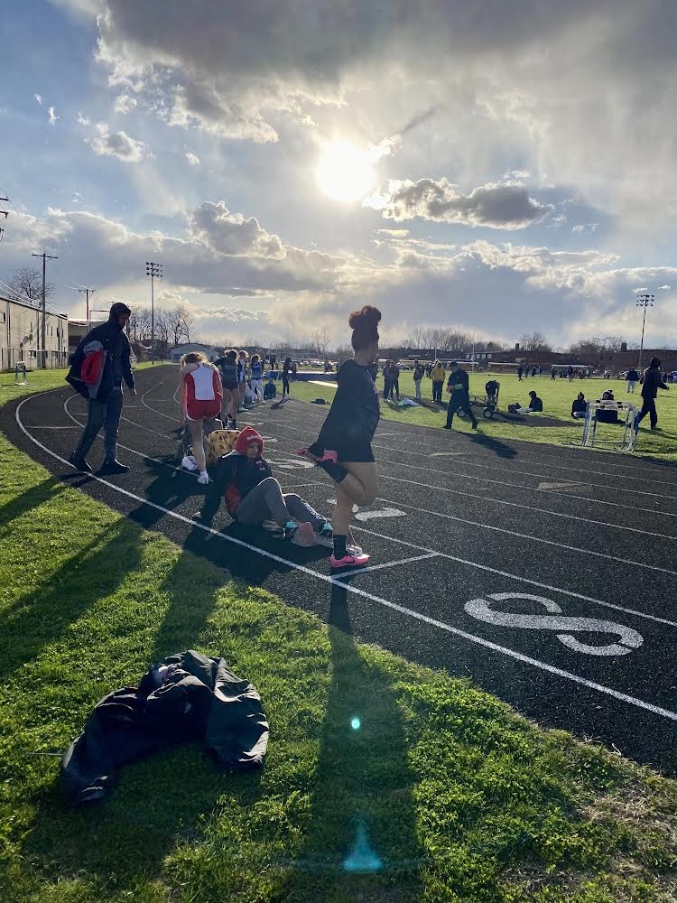 StritchCatholic's tweet photo. “I let my feet spend as little time on the ground as possible. From the air, fast down, and from the ground, fast up.” 
— Jesse Owens

#education #CatholicTwitter #TrackandField #ToledoOhio #FitnessMotivation https://t.co/MlA3Y6jOLO