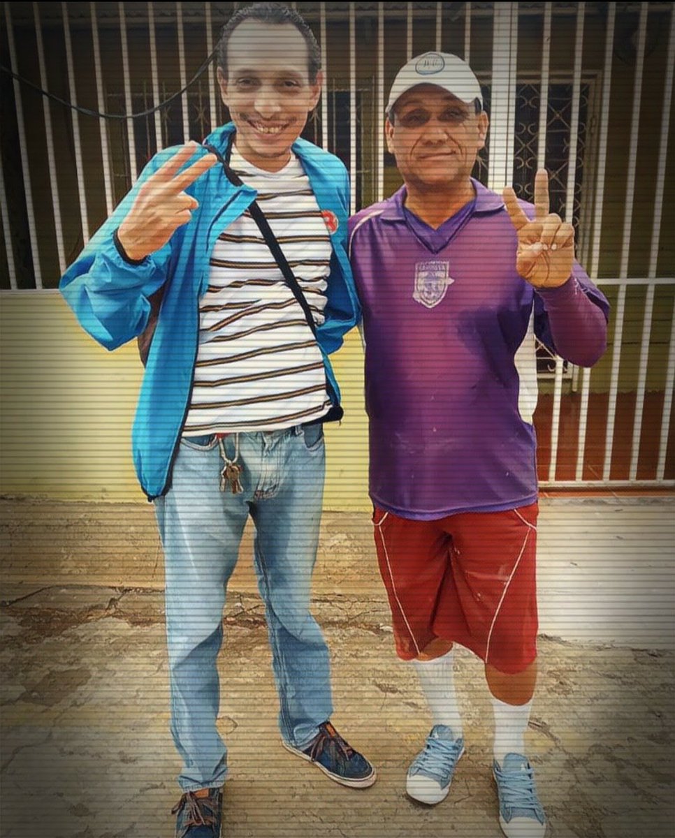 #19Abril Día del Deportista #Nicaragua 🇳🇮 vamos a saludar al hermano Carlos Bustamante alias "gallina" 🐔 y a su compañera Karla Fonseca quienes promueven el #deporte en el cuadro de las Américas 1 ⚾️