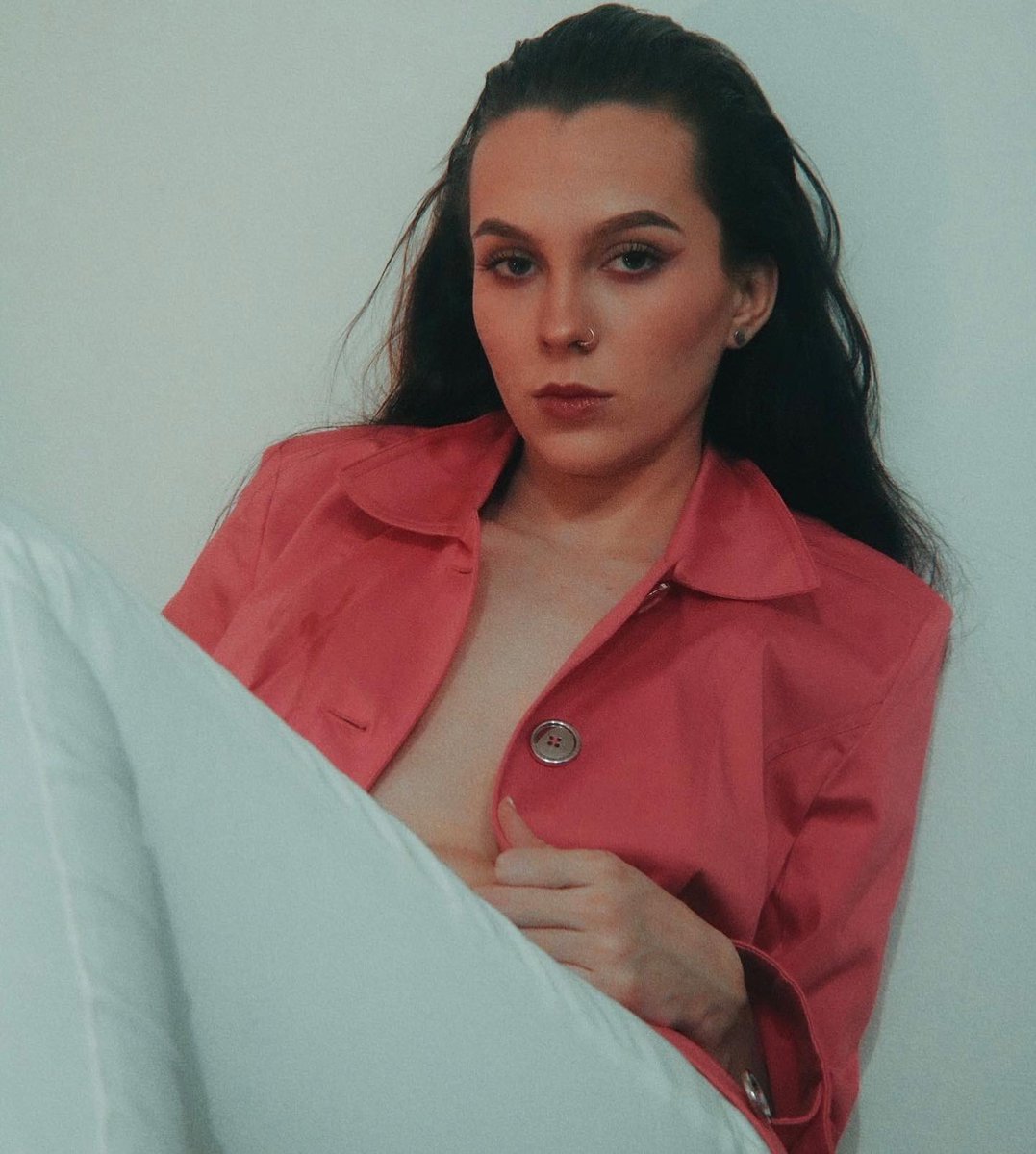 isssamae's tweet photo. i always forget about twitter, so here are some shots from the beginning of this year ✨ https://t.co/cf8PpVS3Qw