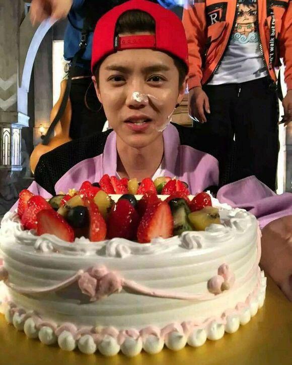 monalisa_HLM's tweet photo. تولدتون مبارک کبوتچه های من😍♥️
#HappyZhoumiDay
#HappyLuhanDay
#LuhanDay
#Zhoumi https://t.co/QhjRzVBWAE