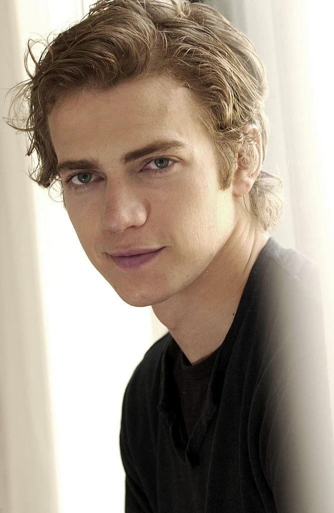 HAPPY BIRTHDAY HAYDEN CHRISTENSEN! we will always support you no matter what ILYSM 