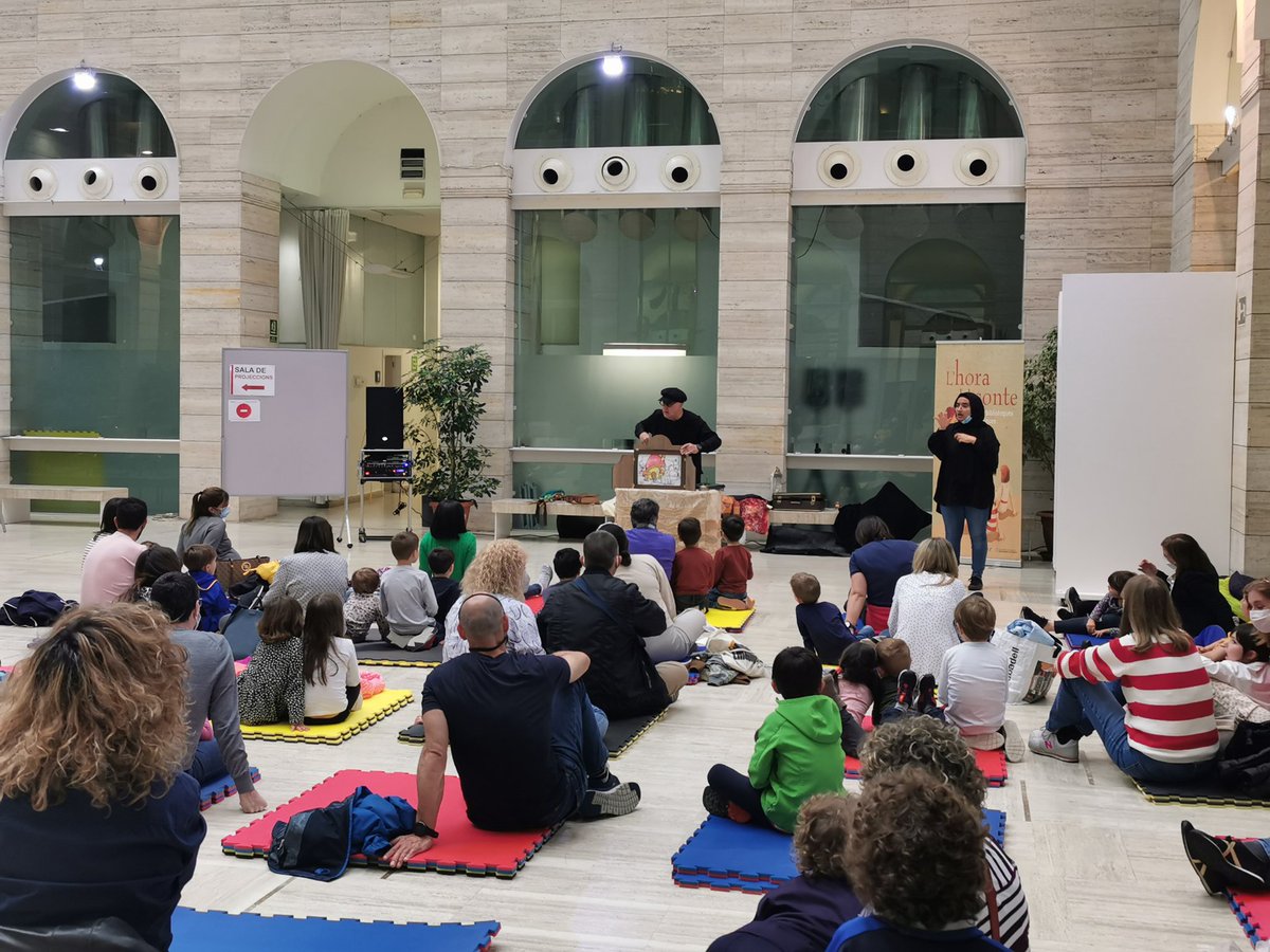 Avui <a href="/lacremallerate/">La Cremallera Teatre</a> ens presenta el seu espectacle ÚNIK! Activitat dins el cicle Roda de contes a les biblioteques de Lleida.
#horadelconte
#nomarxissenseunconte