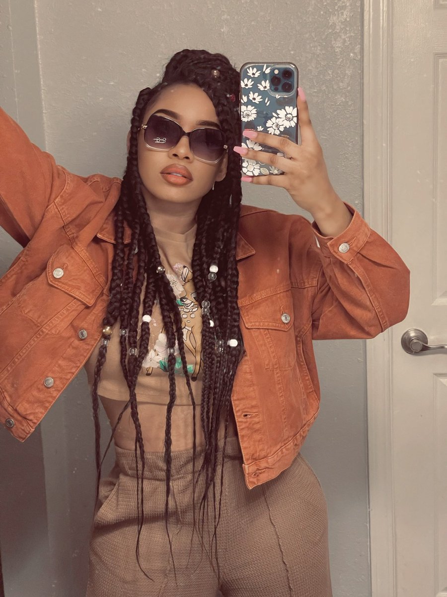 orie_king's tweet photo. Don’t try to understand my personality,Understand my music and my vision that’s all the love I need from you  🧡 https://t.co/YTItXgin8g
