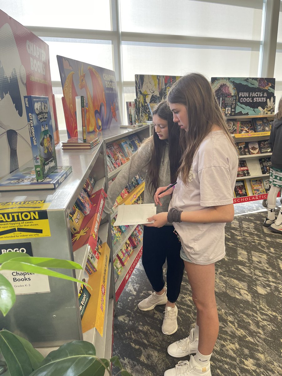 MCMS_Lenfestey's tweet photo. Shopping the @Scholastic #BOGObookfair today! #MCMSmustangs love their books! https://t.co/VJIEQdhezh